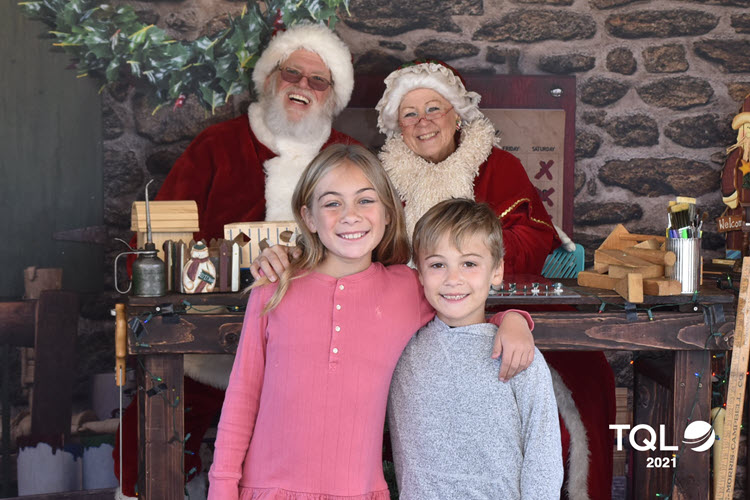Pictures-with-Santa-Cropped.jpg